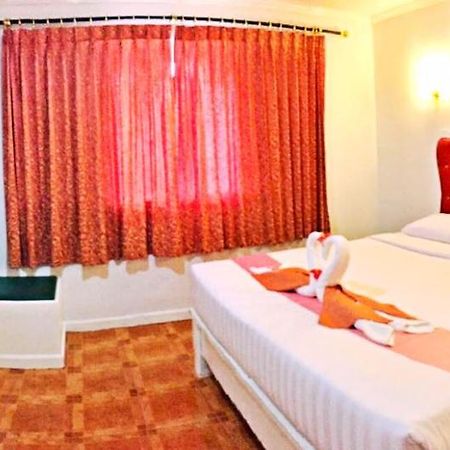 Phi Phi K House Hotel Bagian luar foto