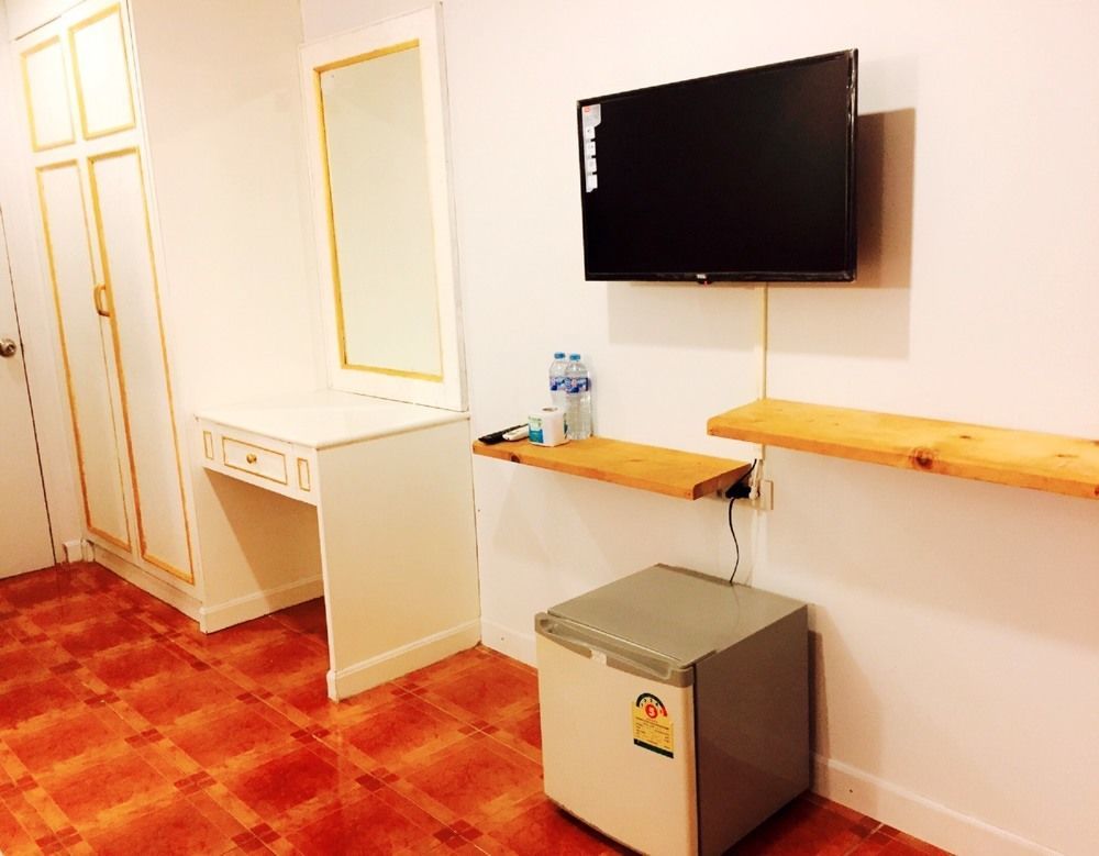 Phi Phi K House Hotel Bagian luar foto