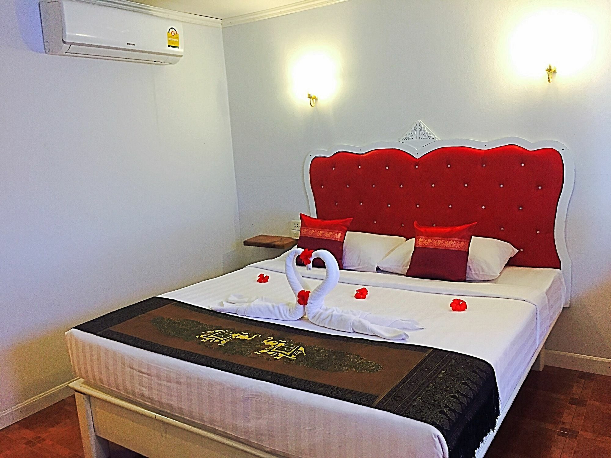 Phi Phi K House Hotel Bagian luar foto