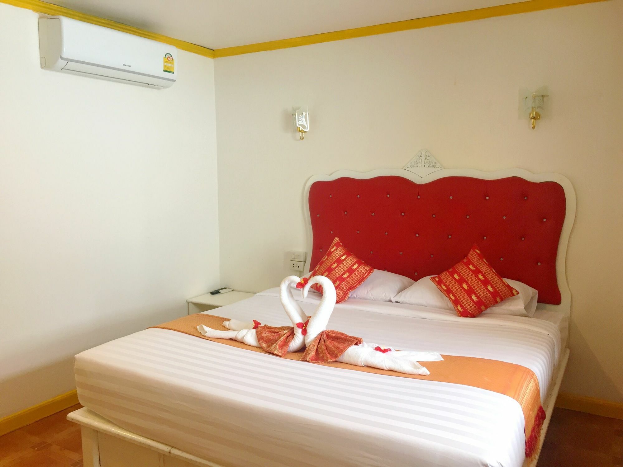 Phi Phi K House Hotel Bagian luar foto